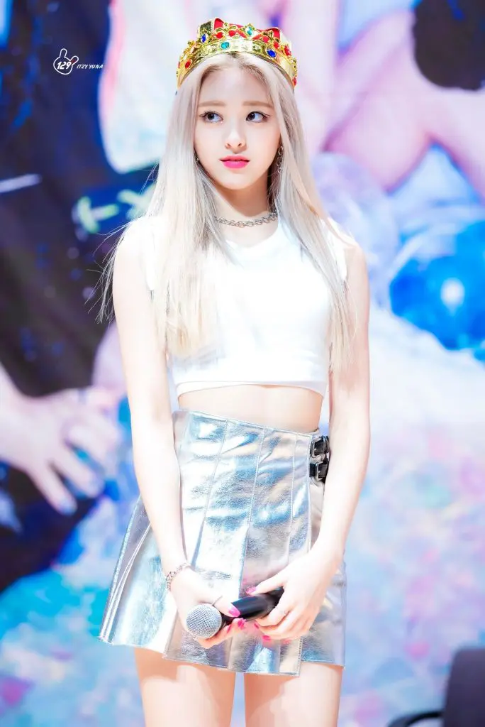 Yuna (ITZY) Age, Height, Hair, Plastic Surgery, Parents, Wiki - Kpop Wiki