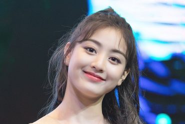 Park Jihyo (Twice) age, body, weight. Who is she dating now?